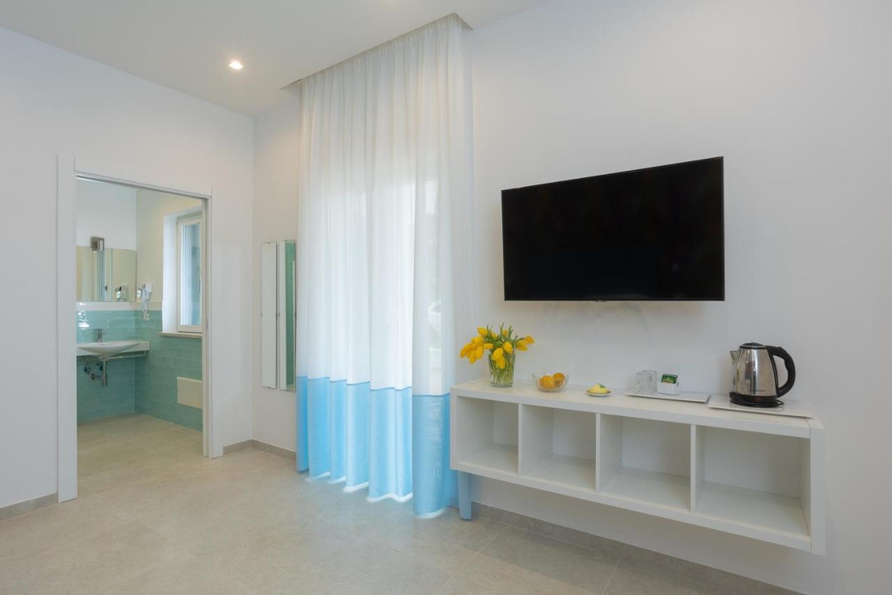 Villa Maiki Torca Екстериор снимка