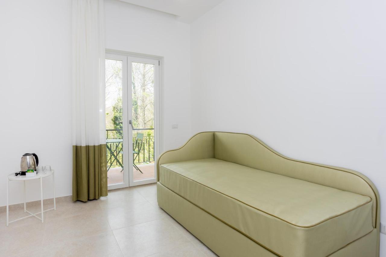 Villa Maiki Torca Екстериор снимка