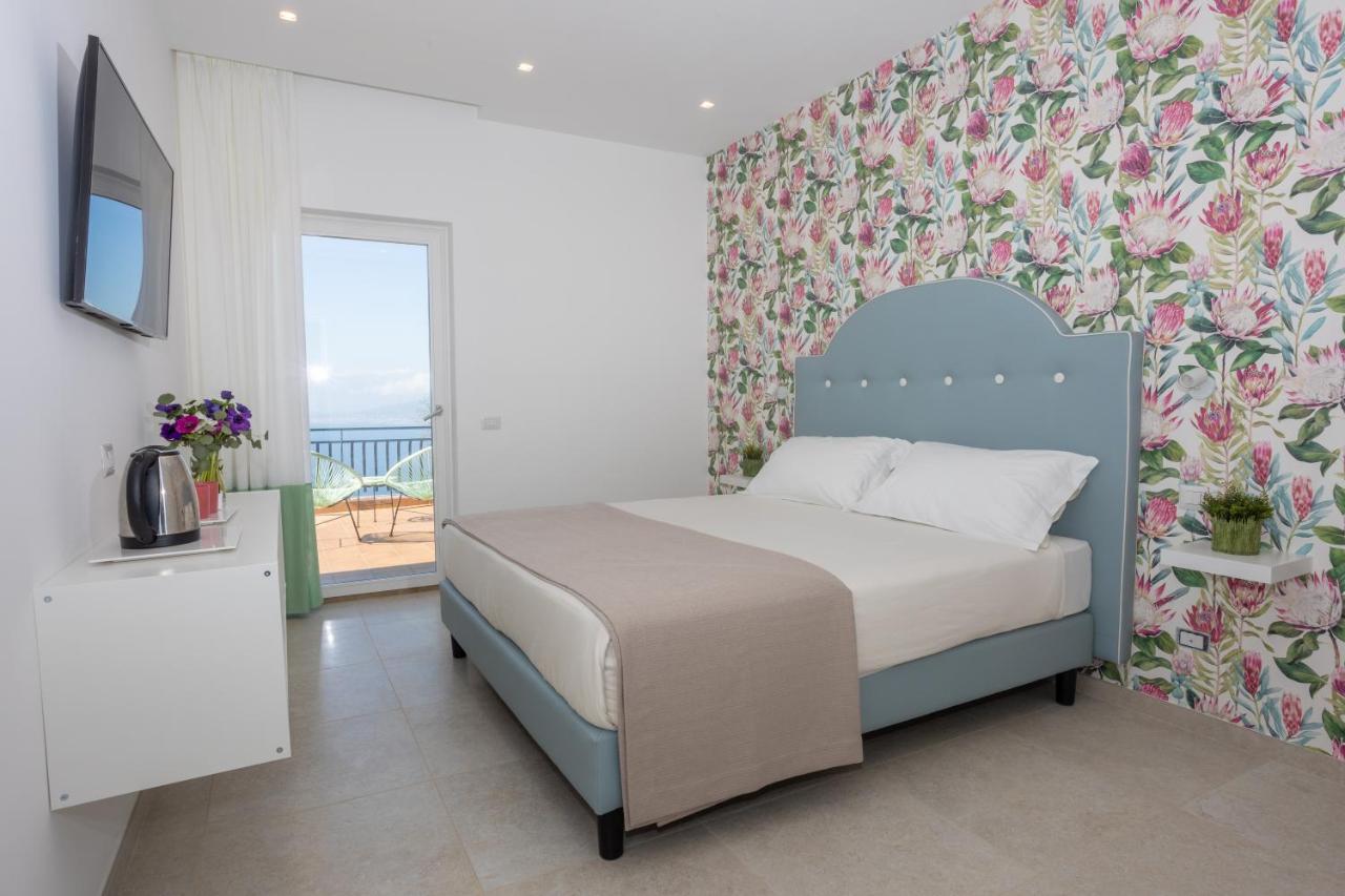 Villa Maiki Torca Екстериор снимка