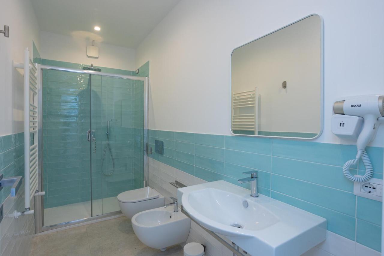 Villa Maiki Torca Екстериор снимка